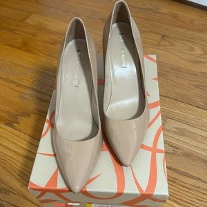 Via Spiega nude heels